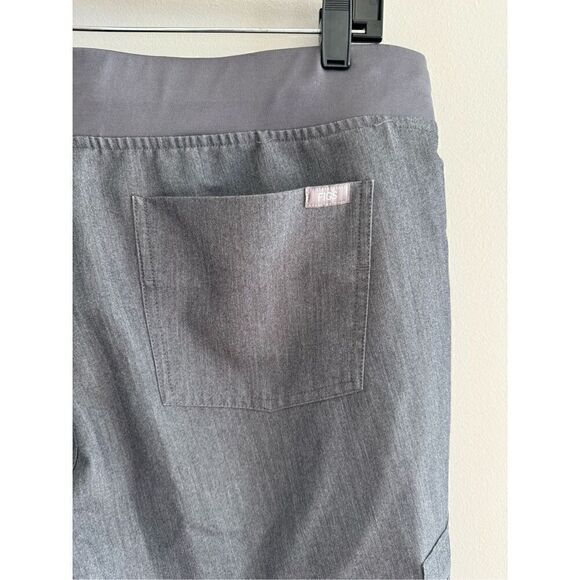 Figs Zamora Cargo Jogger Scrub Pants, Women’s L/P, Gray - Picture 6 of 7